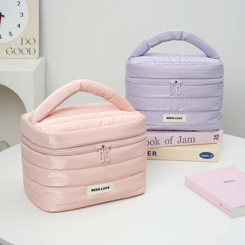 Travel cosmetic storage bag