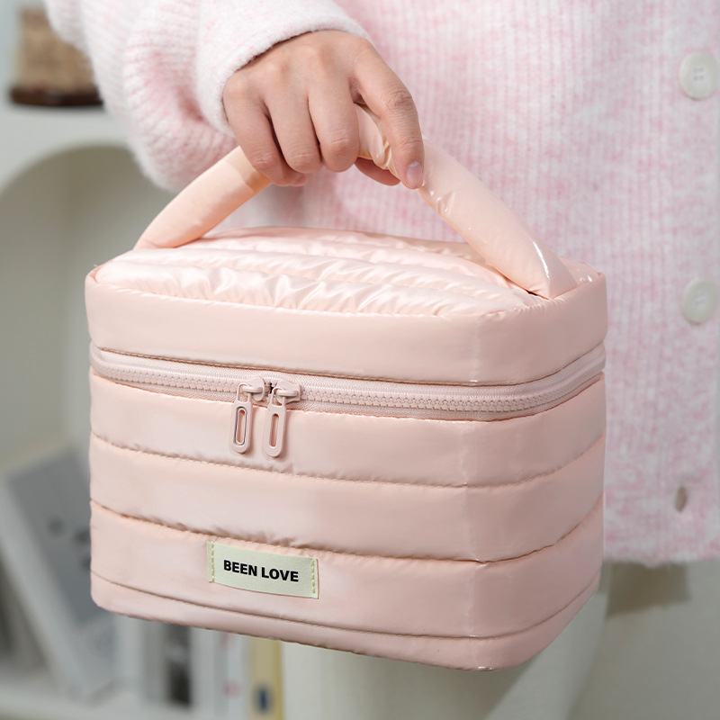 Travel cosmetic storage bag