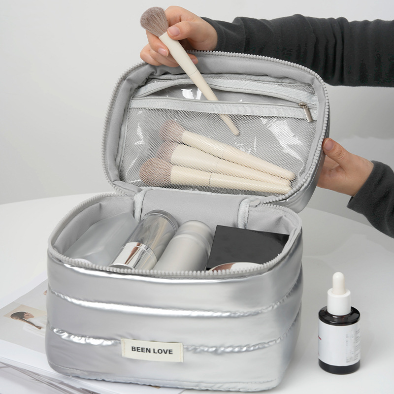 Travel cosmetic storage bag